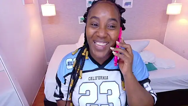 Snapshot of kiara_evanss chatting on September 27, 7:41 pm kiara evanss online show from September 27, 7:41 pm