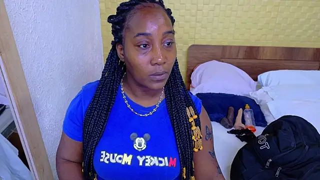 Snapshot of kiara_evanss chatting on October 6, 11:46 pm kiara evanss online show from October 6, 11:46 pm