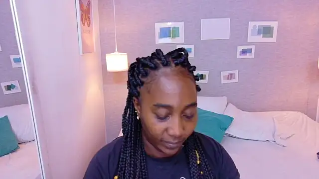 Snapshot of kiara_evanss chatting on October 15, 11:27 pm kiara evanss online show from October 15, 11:27 pm
