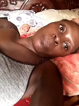 Snapshot of pretty_amaal chatting on December 2, 1:35 pm pretty amaal online show from December 2, 1:35 pm