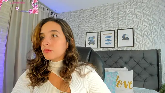 emma  smith1 online show from March 14, 12:40 pm