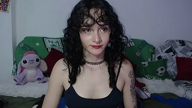 Snapshot of kitty22_ chatting on December 28, 3:15 pm kitty22  online show from December 28, 3:15 pm