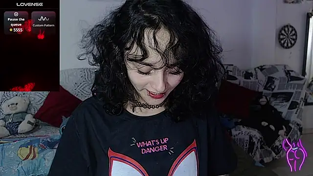 Snapshot of kitty22_ chatting on February 11, 3:18 pm kitty22  online show from February 11, 3:18 pm