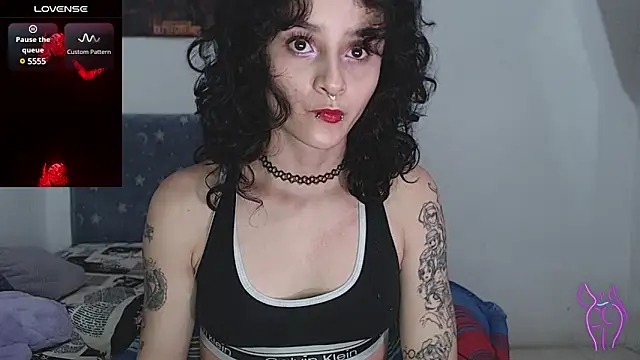 Snapshot of kitty22_ chatting on March 3, 2:48 pm kitty22  online show from March 3, 2:48 pm