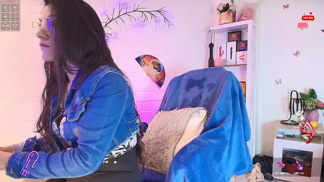 Rapunzeell  online show from September 16, 1:23 pm