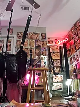 Snapshot of luvs2cumm69 chatting on December 9, 12:51 pm luvs2cumm69 online show from December 9, 12:51 pm