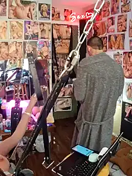 Snapshot of luvs2cumm69 chatting on March 7, 6:11 pm luvs2cumm69 online show from March 7, 6:11 pm