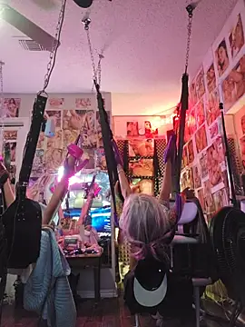 luvs2cumm69 online show from March 1, 12:12 am