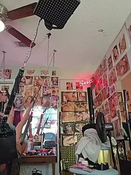 luvs2cumm69 online show from June 23, 3:10 pm