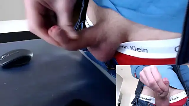 Snapshot of sperma_tributes chatting on December 10, 11:32 am sperma tributes online show from December 10, 11:32 am