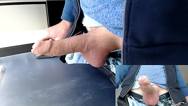 Snapshot of sperma_tributes chatting on January 8, 8:06 am sperma tributes online show from January 8, 8:06 am