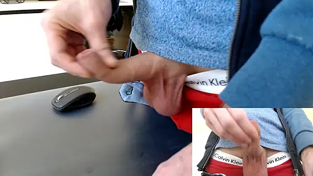 Snapshot of sperma_tributes chatting on January 10, 9:44 am sperma tributes online show from January 10, 9:44 am