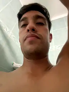 Snapshot of Magicerosxx69 chatting on September 9, 4:45 am Magicerosxx69 online show from September 9, 4:45 am