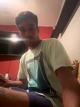 Snapshot of Magicerosxx69 chatting on September 13, 7:41 am Magicerosxx69 online show from September 13, 7:41 am