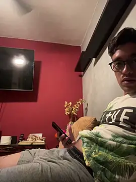 Snapshot of Magicerosxx69 chatting on October 28, 6:28 am Magicerosxx69 online show from October 28, 6:28 am