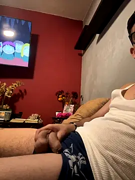 Snapshot of Magicerosxx69 chatting on November 7, 6:57 am Magicerosxx69 online show from November 7, 6:57 am