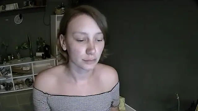 Snapshot of stupid_babybird chatting on February 28, 10:28 pm stupid babybird online show from February 28, 10:28 pm