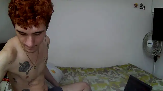 Snapshot of TheKing6ix9ine69 chatting on December 14, 5:40 am TheKing6ix9ine69 online show from December 14, 5:40 am