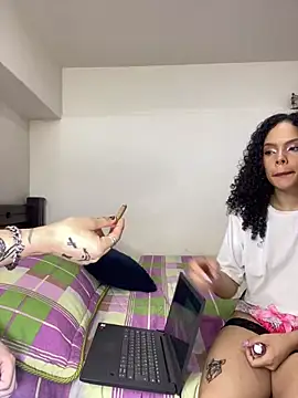 Snapshot of TheKing6ix9ine69 chatting on March 13, 5:11 am TheKing6ix9ine69 online show from March 13, 5:11 am