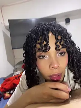 Snapshot of TheKing6ix9ine69 chatting on November 16, 8:20 am TheKing6ix9ine69 online show from November 16, 8:20 am