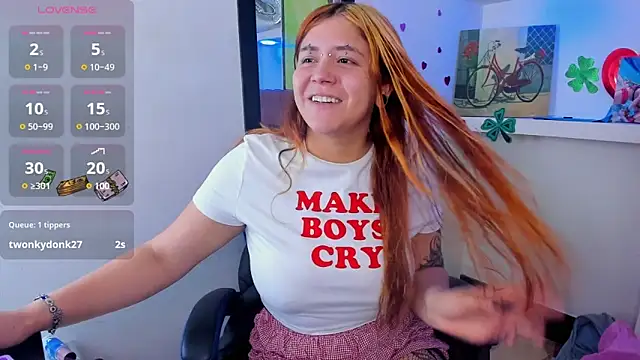 sara winehouse1 online show from April 5, 2:03 pm