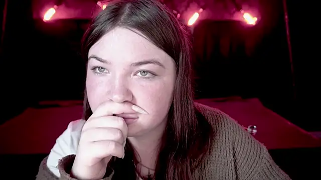 RosieMoons online show from October 9, 7:34 pm