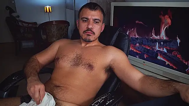 officeman7 online show from December 20, 8:55 pm