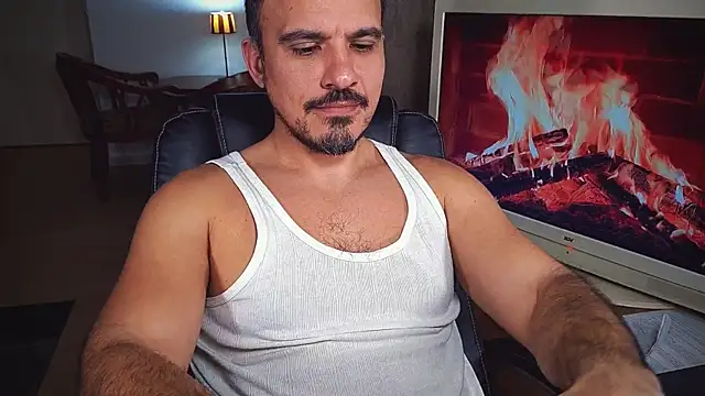 officeman7 online show from February 9, 7:09 pm