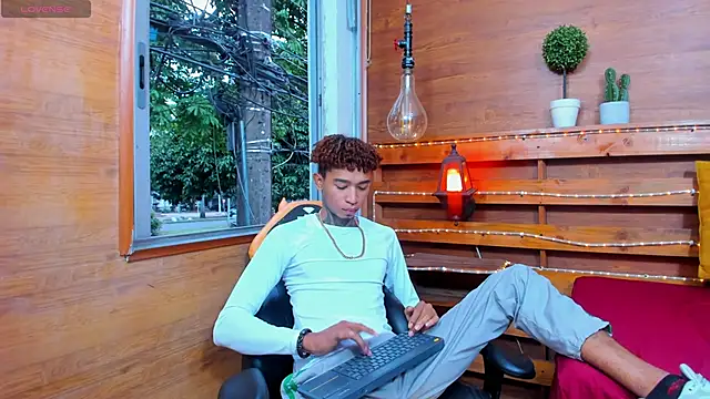 sexy blacks  online show from March 10, 11:32 am