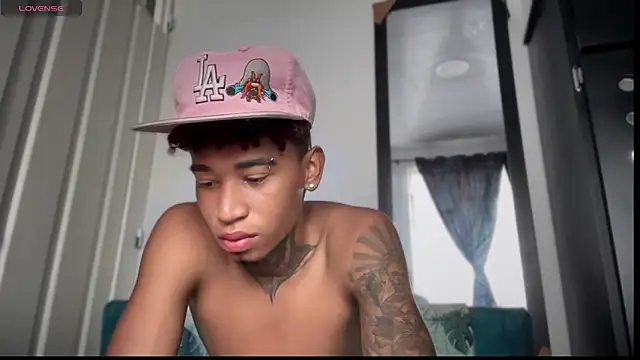 sexy blacks  online show from November 20, 12:05 pm