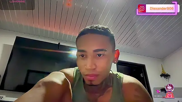 Snapshot of sexy_blacks_ chatting on June 8, 3:51 am sexy blacks online show from June 8, 3:51 am