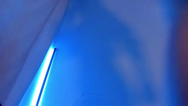 angeloflovee online show from December 15, 5:44 am