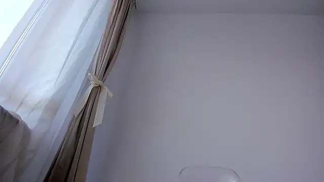 angeloflovee online show from February 13, 7:37 am