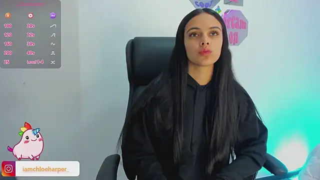 Snapshot of ChloeHarper_ chatting on December 13, 11:55 am ChloeHarper online show from December 13, 11:55 am