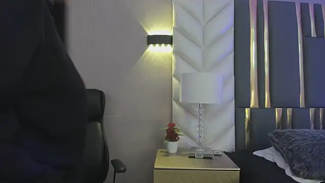 ChloeHarper  online show from March 19, 11:36 am