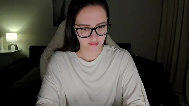 Sonia moon  online show from March 5, 1:21 am