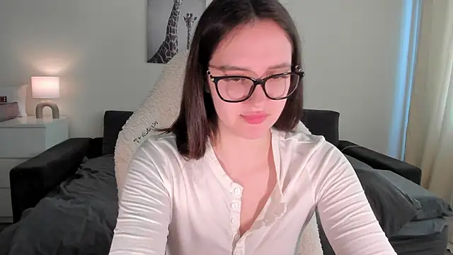 Sonia moon  online show from March 23, 5:32 am