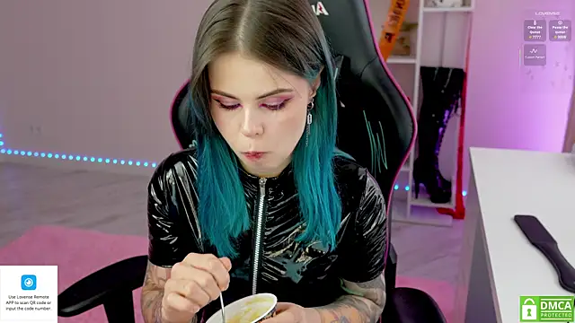 Latex Kitty online show from October 21, 10:05 am