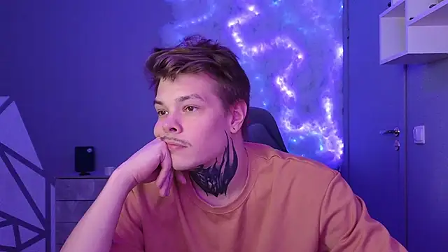 DENIS HERE online show from December 30, 9:40 pm