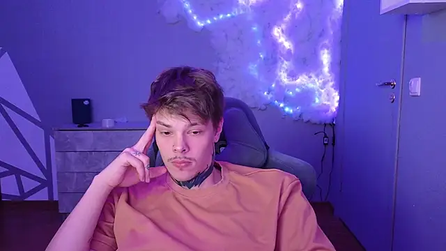 DENIS HERE online show from December 31, 12:43 am