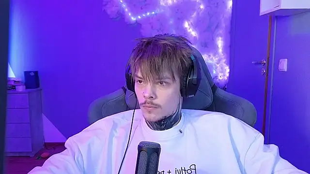 DENIS HERE online show from January 22, 9:13 am