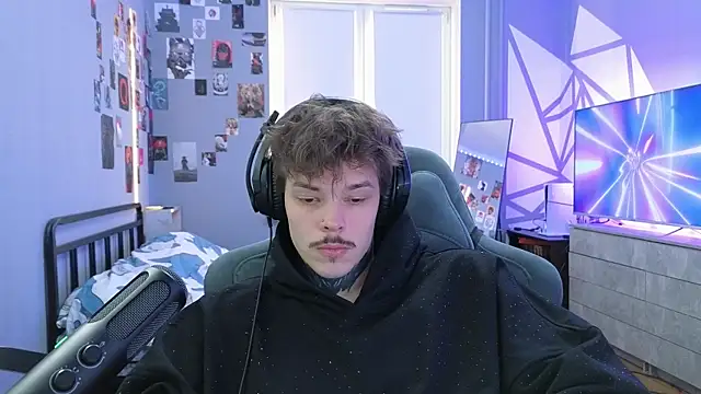 DENIS HERE online show from February 4, 1:16 pm