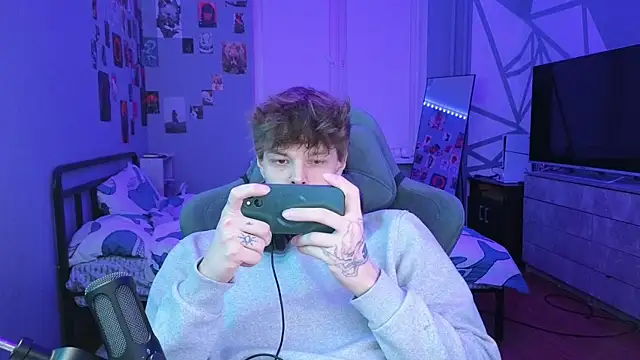 DENIS HERE online show from February 7, 5:51 pm