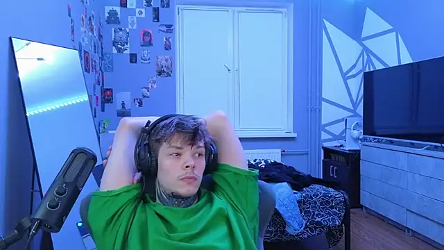 DENIS HERE online show from March 20, 3:23 am