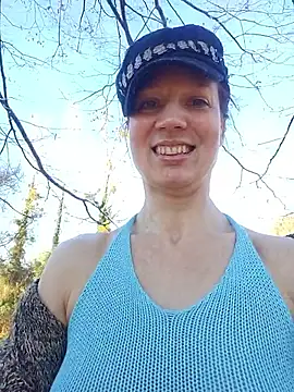 Exhibitionsplit online show from December 14, 1:49 pm