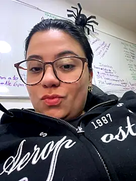 Snapshot of aleteacher chatting on October 5, 6:12 am aleteacher online show from October 5, 6:12 am