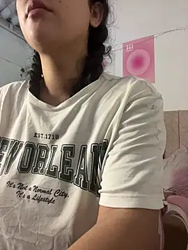 Snapshot of violet-333 chatting on April 23, 7:30 am violet-333 online show from April 23, 7:30 am