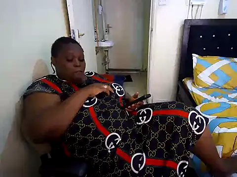 Snapshot of Sweetthick001 chatting on May 1, 10:53 am Sweetthick001 online show from May 1, 10:53 am