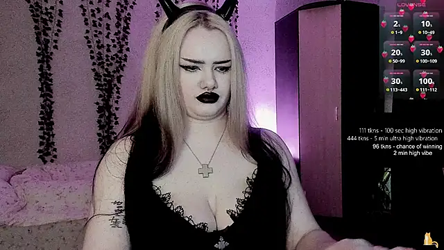 strawberry elfcat online show from May 30, 3:03 am
