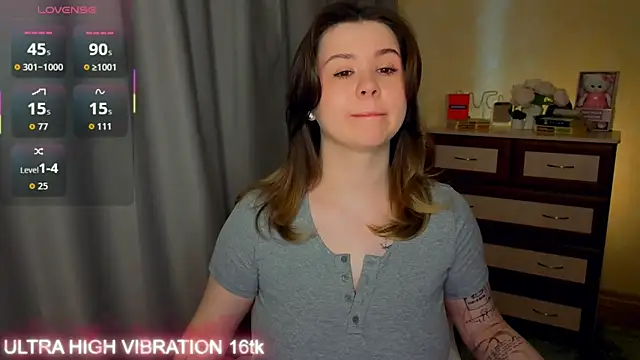 Snapshot of cutie_mili chatting on May 2, 10:53 am cutie mili online show from May 2, 10:53 am